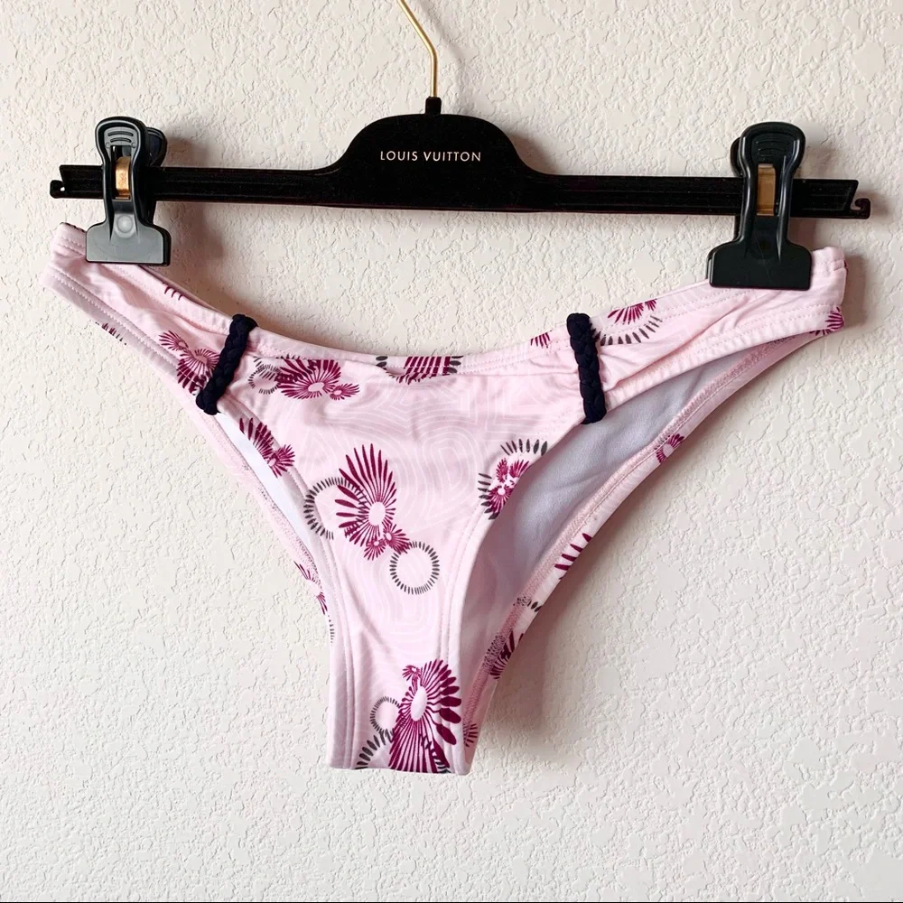 NWOT Oakley bikini bottoms